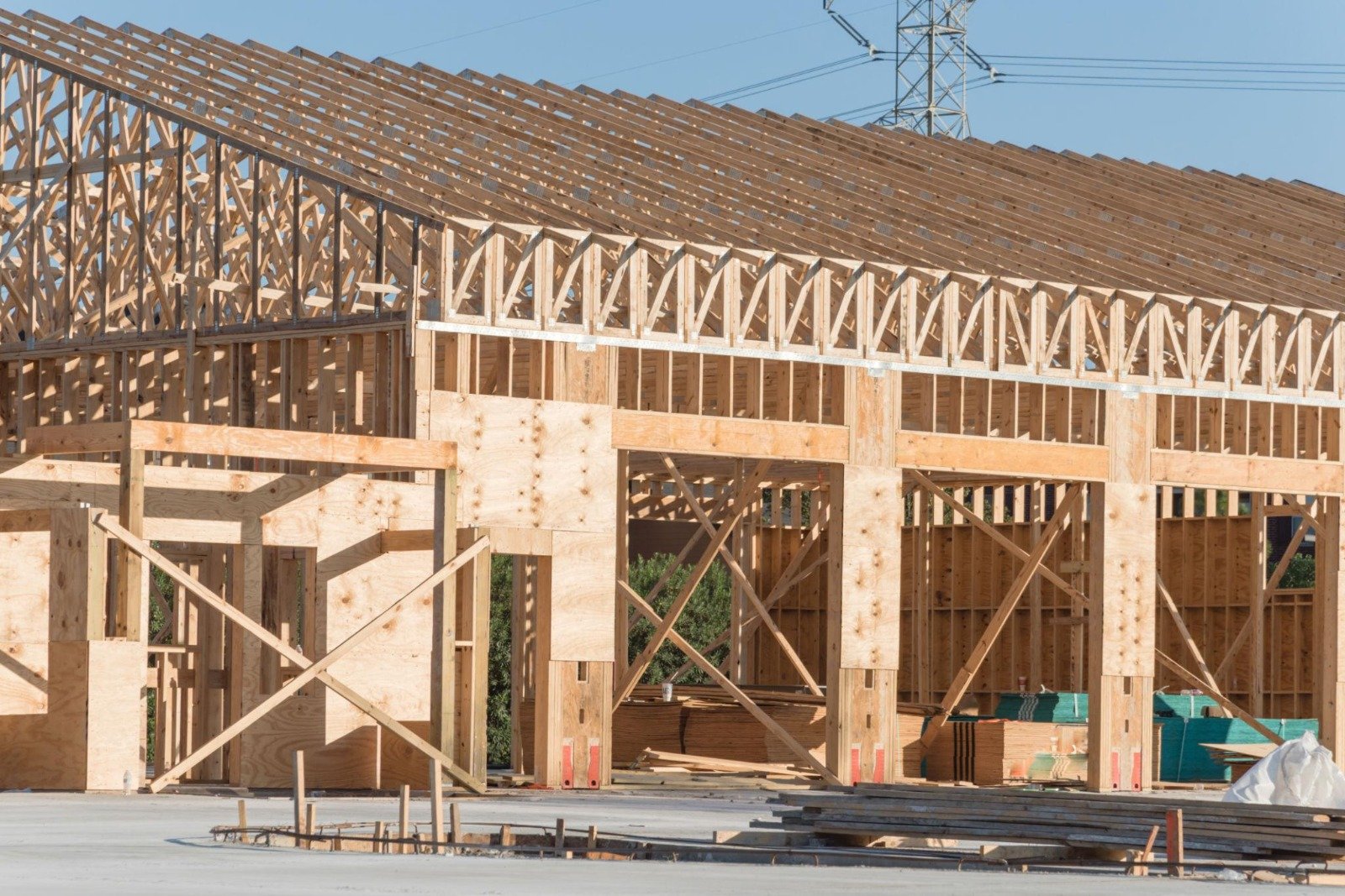 Wood Framing Contractors in North Dallas: How to Choose the Right Construction Partner